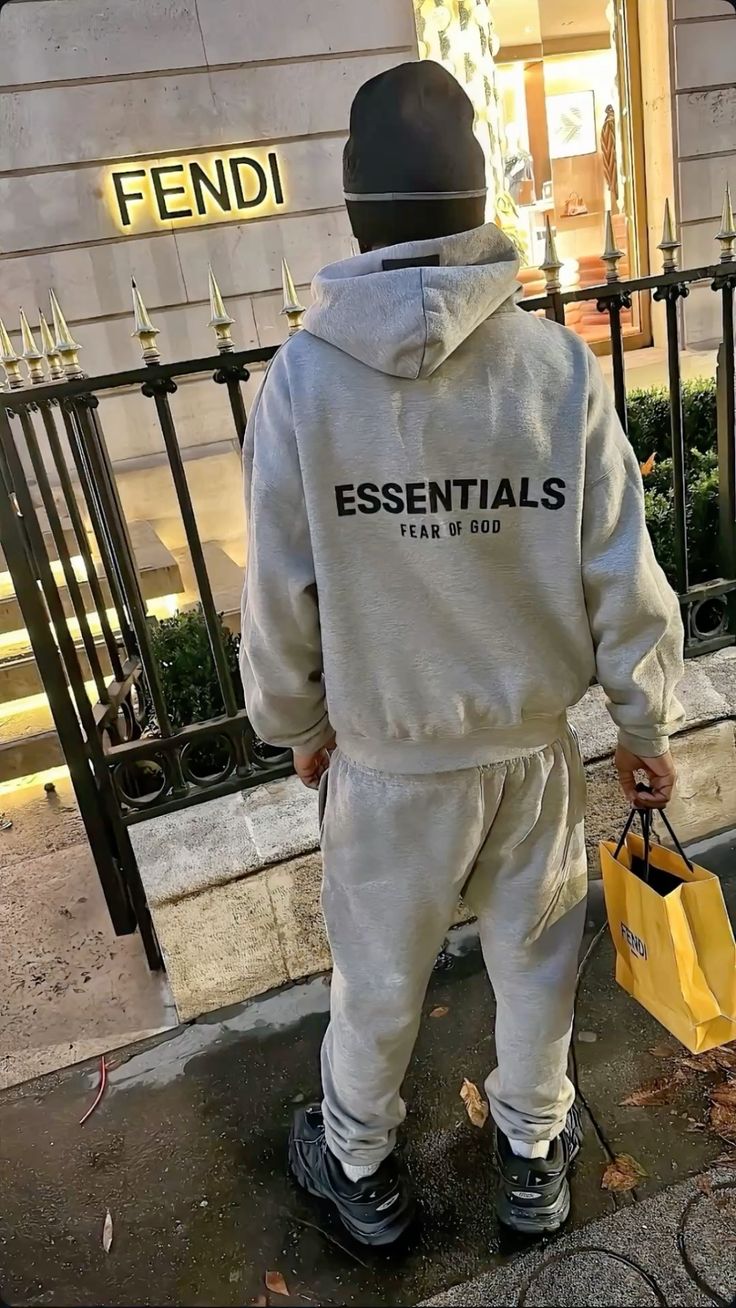 ESENTIALS